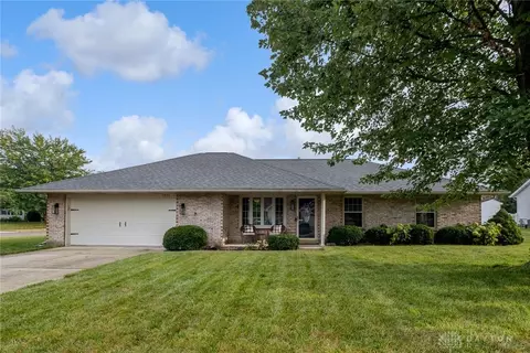1279 Mcgovern Dr, Troy, OH 45373