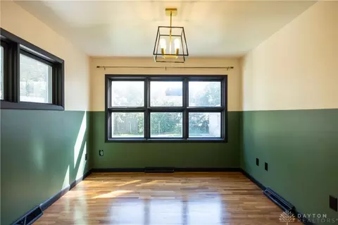 Living - 259 N Broadmoor Blvd, Springfield, OH 45504 photo 3 of 4