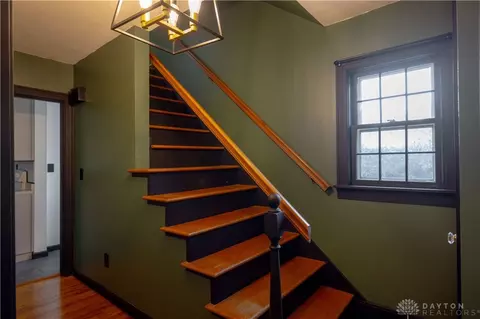 Entry Way - 259 N Broadmoor Blvd, Springfield, OH 45504 photo 2 of 3