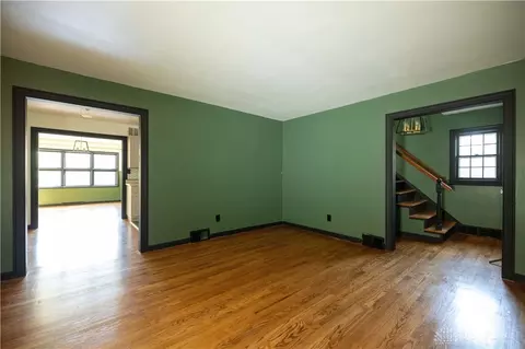 Living - 259 N Broadmoor Blvd, Springfield, OH 45504 photo 2 of 4