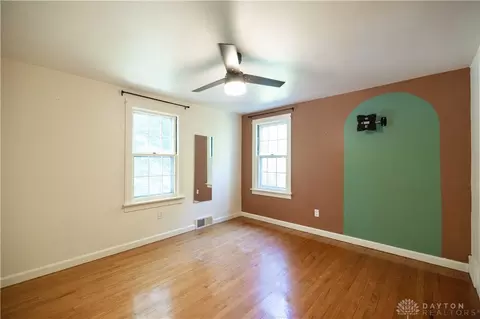 Bedroom - 259 N Broadmoor Blvd, Springfield, OH 45504 photo 3 of 8