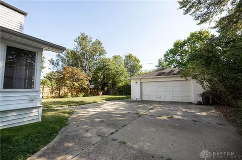 Exterior - 259 N Broadmoor Blvd, Springfield, OH 45504 photo 5 of 6