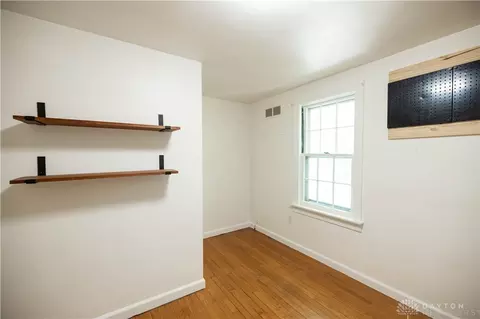 Bedroom - 259 N Broadmoor Blvd, Springfield, OH 45504 photo 2 of 8