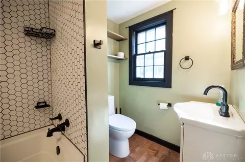 Bath - 259 N Broadmoor Blvd, Springfield, OH 45504 photo 3 of 3
