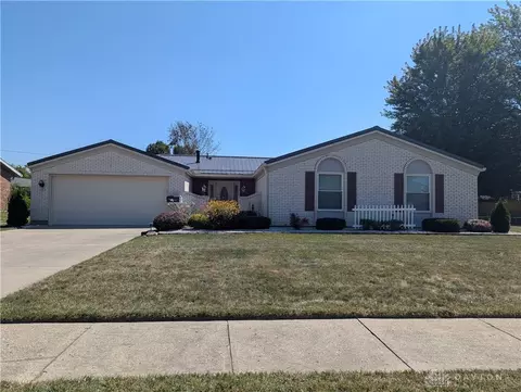 2932 Alameda Dr, Springfield, OH 45503
