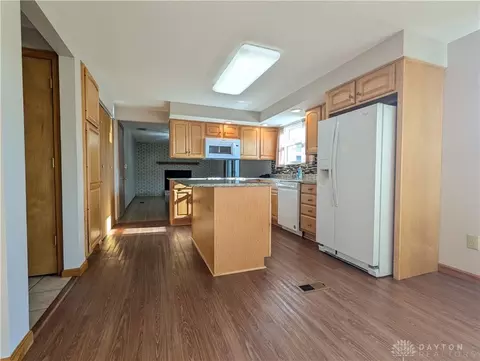 2932 Alameda Dr, Springfield, OH 45503 photo 3