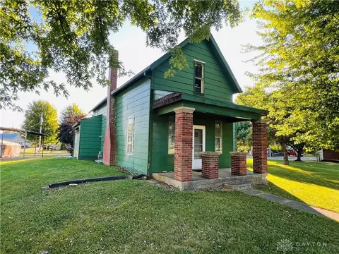 230 NW Deerfield Rd, Union City, OH 45390