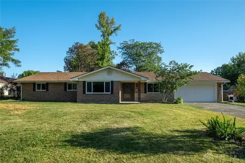 2886 Kemp Rd, Dayton, OH 45431