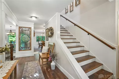 Entry Way - 1101 Spruce Dr, Springfield, OH 45504 photo 3 of 10
