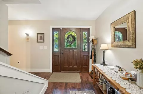 Entry Way - 1101 Spruce Dr, Springfield, OH 45504 photo 2 of 10