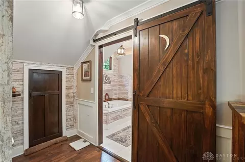 Entry Way - 1101 Spruce Dr, Springfield, OH 45504 photo 8 of 10