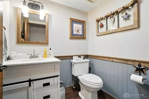 Bath - 1101 Spruce Dr, Springfield, OH 45504 photo 1 of 16