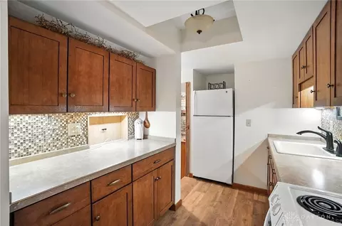 Kitchen - 1101 Spruce Dr, Springfield, OH 45504 photo 10 of 10