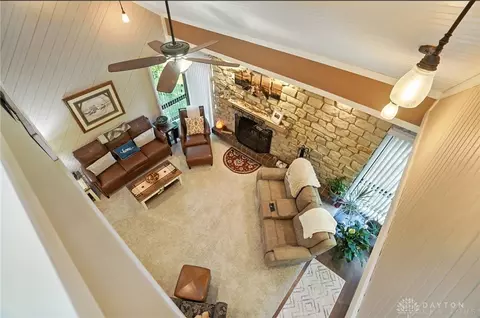 Living - 1101 Spruce Dr, Springfield, OH 45504 photo 5 of 7