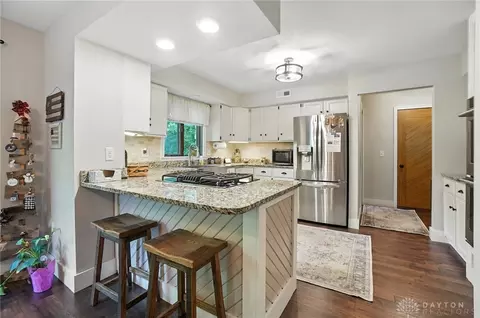 Kitchen - 1101 Spruce Dr, Springfield, OH 45504 photo 1 of 10