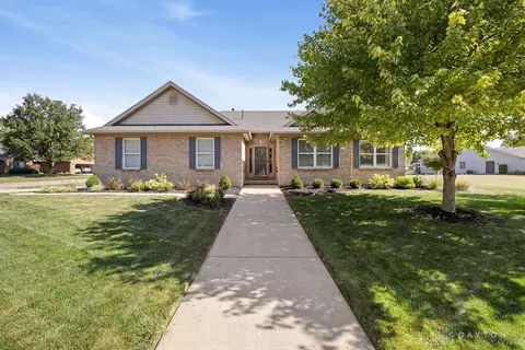 1097 Dickerson Dr, Troy, OH 45373