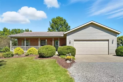 8784 Wilmington Rd, Oregonia, OH 45054
