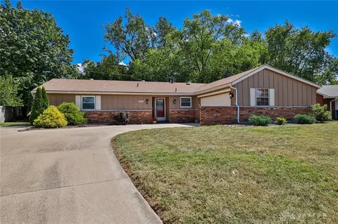 4955 Pennswood Dr, Dayton, OH 45424