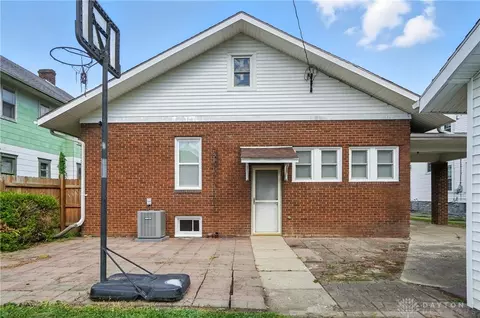 Exterior - 1629 S Limestone St, Springfield, OH 45505 photo 6 of 10
