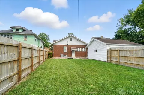 Exterior - 1629 S Limestone St, Springfield, OH 45505 photo 2 of 10