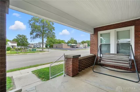 Exterior - 1629 S Limestone St, Springfield, OH 45505 photo 5 of 10