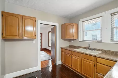 Kitchen - 1629 S Limestone St, Springfield, OH 45505 photo 2 of 5
