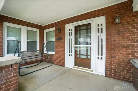 Exterior - 1629 S Limestone St, Springfield, OH 45505 photo 4 of 10