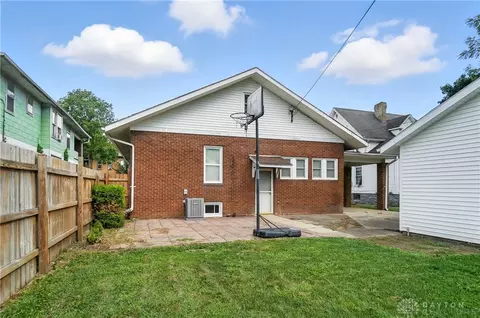Exterior - 1629 S Limestone St, Springfield, OH 45505 photo 7 of 10