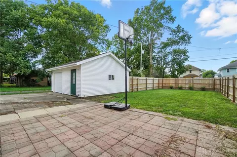 Exterior - 1629 S Limestone St, Springfield, OH 45505 photo 8 of 10