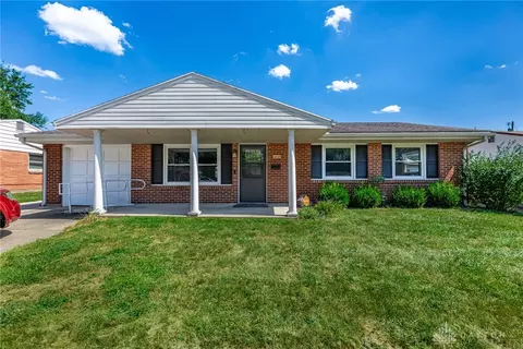 701 Mount Vernon Dr, Xenia, OH 45385