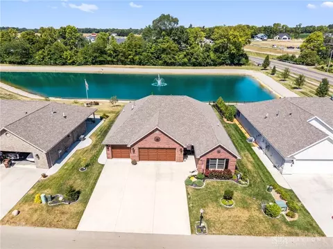 813 W Bentley Cir, Troy, OH 45373