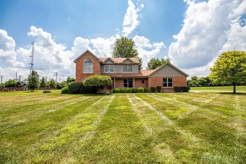 5927 Henderson Rd, Waynesville, OH 45068