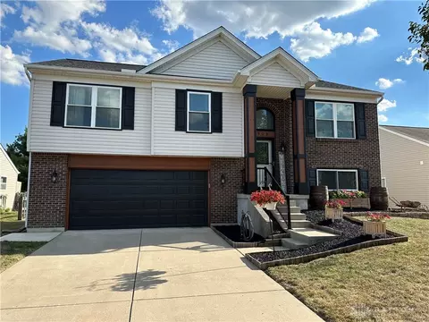 909 Regency Ct, Trenton, OH 45067