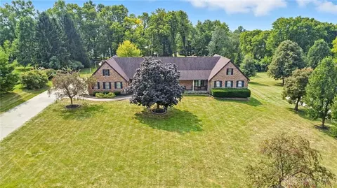 2669 Quail Ridge Dr, New Carlisle, OH 45344