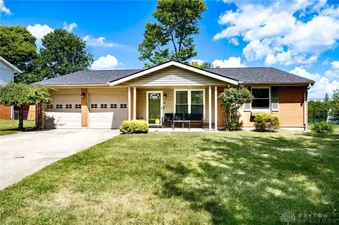 213 Lake Forest Dr, West Carrollton, OH 45449
