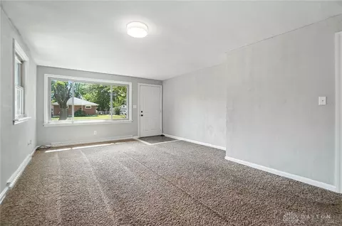 1118 Robin Rd, Springfield, OH 45503 photo 9