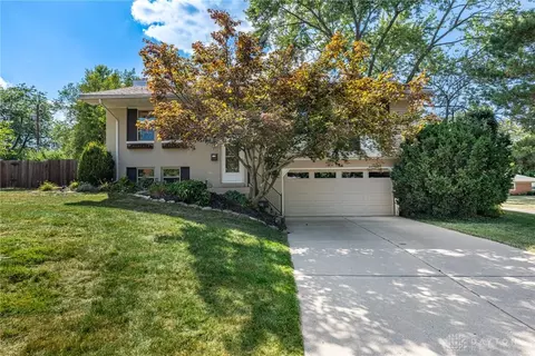 694 Spring Ridge Pl, Centerville, OH 45458