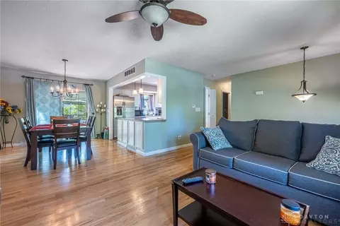 694 Spring Ridge Pl, Centerville, OH 45458 photo 8