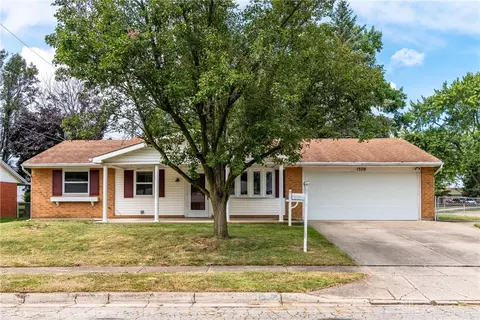 1570 Otoole Dr, Xenia, OH 45385