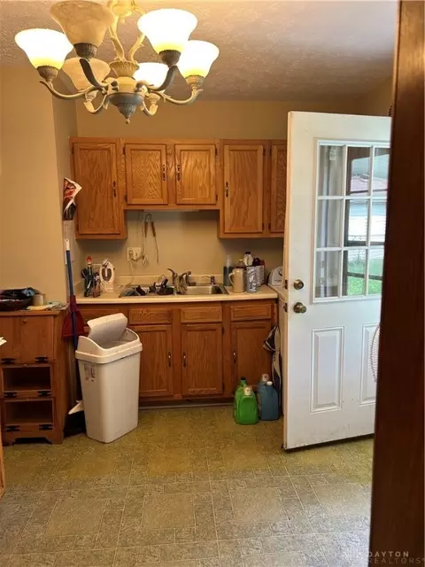 1201 Dibert Ave, Springfield, OH 45506 photo 3