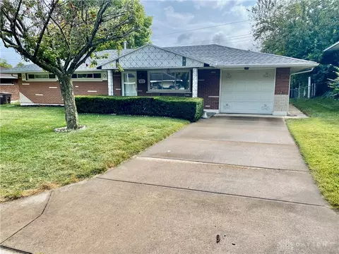 624 Skyview Dr, Dayton, OH 45449