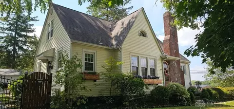 Exterior - 301 E Saint Clair St, Eaton, OH 45320 photo 3 of 25