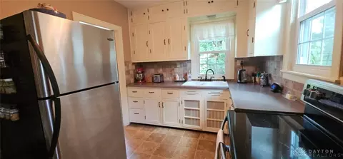 Kitchen - 301 E Saint Clair St, Eaton, OH 45320 photo 2 of 4