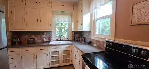 Kitchen - 301 E Saint Clair St, Eaton, OH 45320 photo 3 of 4