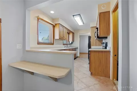Kitchen - 1131 Wenbrook Dr, Kettering, OH 45429 photo 4 of 4