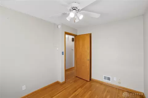 Bedroom - 1131 Wenbrook Dr, Kettering, OH 45429 photo 4 of 6
