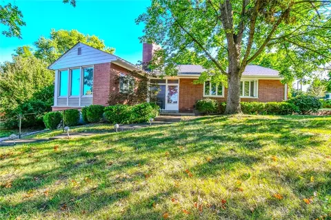 927 Cottonwood Rd, Dayton, OH 45419