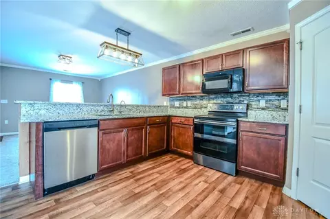 268 Hampton Trl, Springfield, OH 45502 photo 9