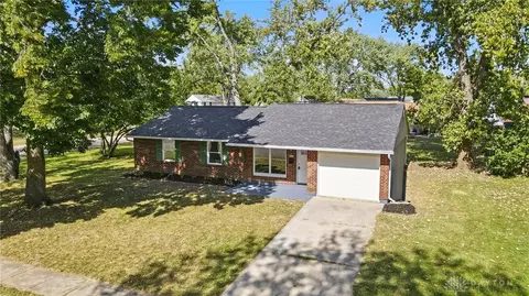 522 Caldwell Cir, New Carlisle, OH 45344