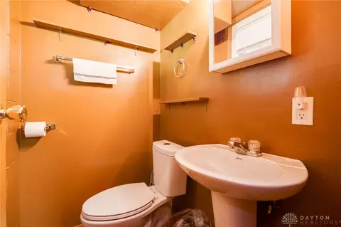 Bath - 1109 Montgomery Ave, Springfield, OH 45506 photo 7 of 7
